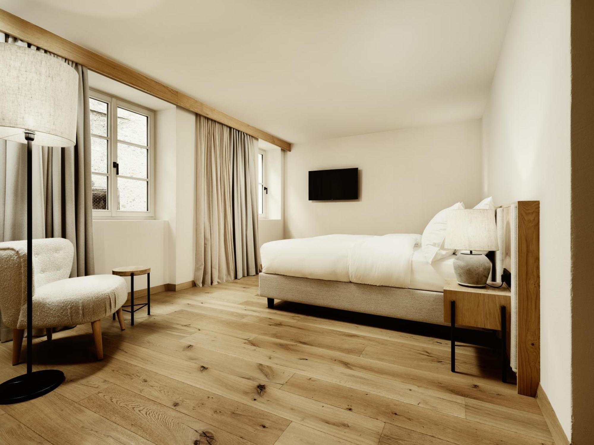 Classic Double Room,1498823395:JPEG